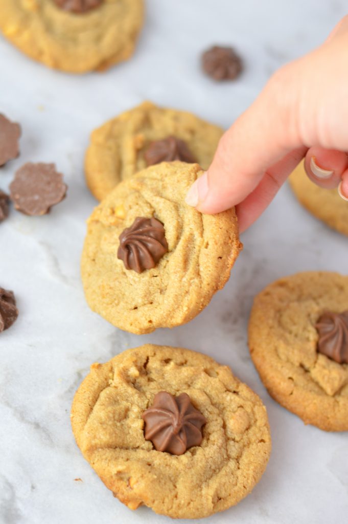 Easy Rosebud Peanut Butter Cookies made with only 6 ingredients and ready in under 15 minutes. This is a great last minute dessert recipe.