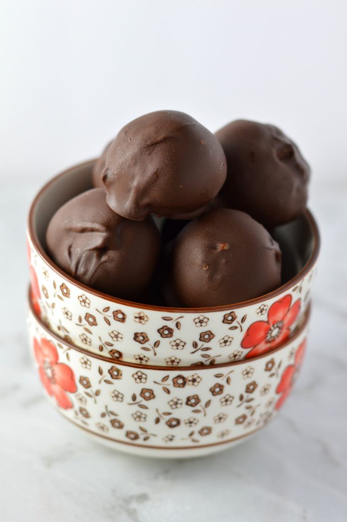 These Golden Oreo Truffles are one of my favourite desserts. Super easy to make, this will be your go-to last minute recipe.