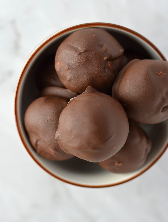 These Golden Oreo Truffles are one of my favourite desserts. Super easy to make, this will be your go-to last minute recipe.