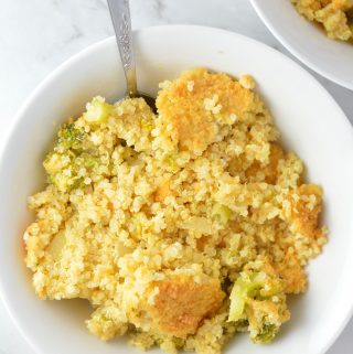 Healthy Cheese and Broccoli Quinoa Casserole recipe. So easy to make, this will be your new go-to weeknight dinner idea.