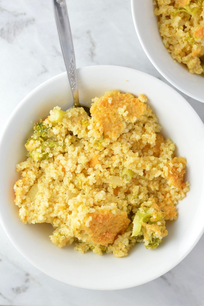 Healthy Cheese and Broccoli Quinoa Casserole recipe. So easy to make, this will be your new go-to weeknight dinner idea.