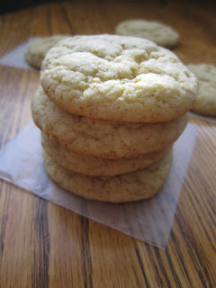 Easy Crinkled Sugar Cookies recipe. A chewy centre and a cracked top, these cookies are perfect for Chrismtas or any other occasion.