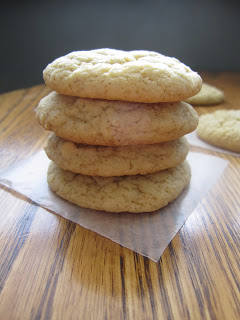 Easy Crinkled Sugar Cookies recipe. A chewy centre and a cracked top, these cookies are perfect for Chrismtas or any other occasion.