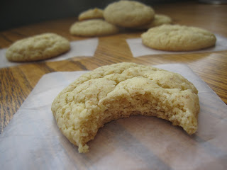 Easy Crinkled Sugar Cookies recipe. A chewy centre and a cracked top, these cookies are perfect for Chrismtas or any other occasion.