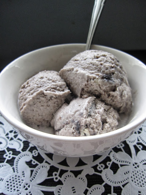 This oreo ice cream is the only ice cream recipe you will ever need! So creamy and easy to make!