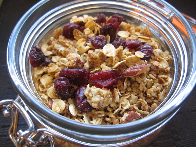 This pecan cranberry granola is one of my favorite granola recipes! It has everything you want: sweet, salty, crunchy.. and delicious.