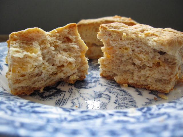 These Whole Wheat Cheese Biscuits are so easy to make, and are the perfect side with your favourite soup.