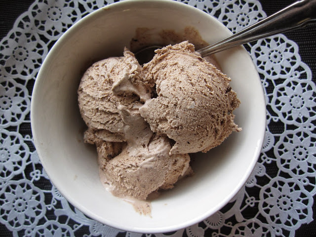 Peanut Butter and Nutella Ice Cream (No Ice Cream Maker Required). So creamy and easy to make, this will be your go-to dessert recipe.