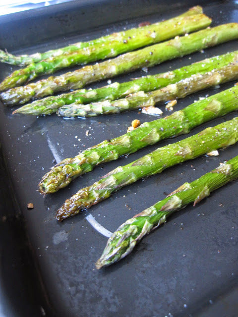 Super simple Roasted Asparagus that is so quick and easy to make. This is one of my favourite side dish recipes that I make often.