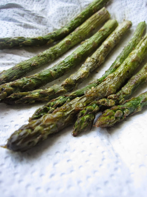 Super simple Roasted Asparagus that is so quick and easy to make. This is one of my favourite side dish recipes that I make often.