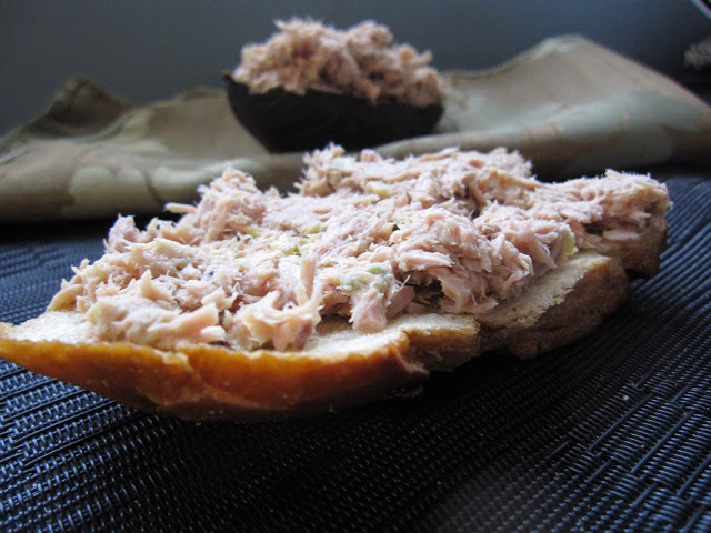 Healthy Avocado Tuna Salad Sandwich that is paleo and vegan. Use gluten free bread to make it gluten free! Such a quick and easy lunch recipe.