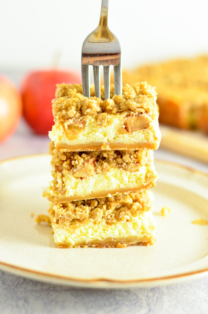 Apple Cheesecake Cookie Bars