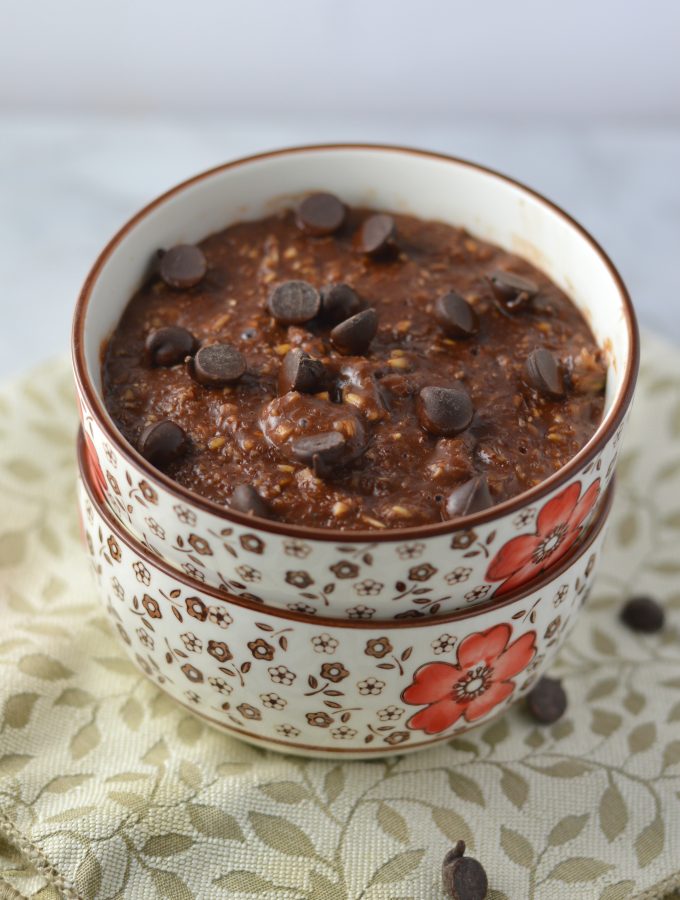 Brownie Oatmeal is a quick and easy breakfast recipe, perfect for busy mornings. It is like dessert that you can eat for breakfast!