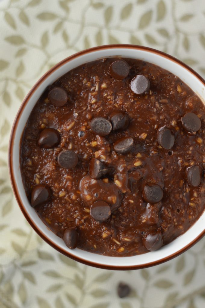 Brownie Oatmeal is a quick and easy breakfast recipe, perfect for busy mornings. It is like dessert that you can eat for breakfast!