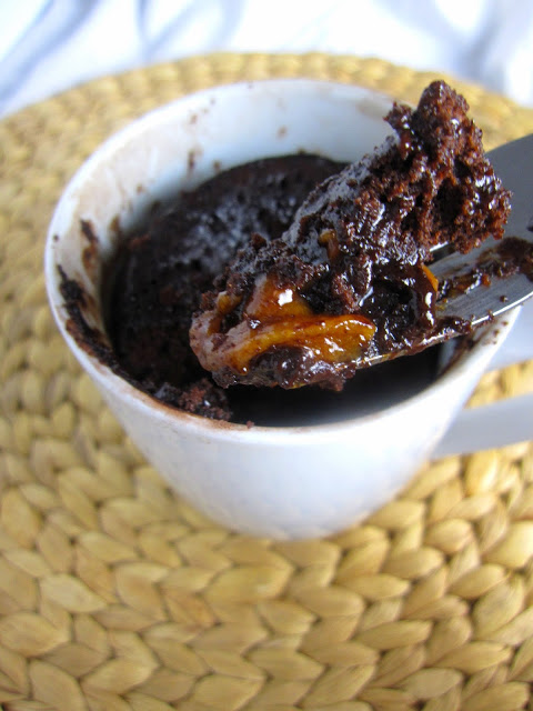 Caramel Stuffed Chocolate Mug Cake that is made in the microwave. When you want a dessert recipe made in under 5 minutes.