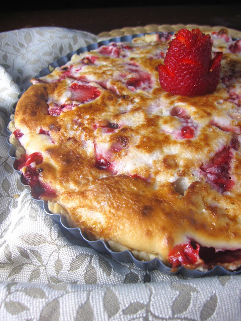 Strawberries and sour cream come together to make the perfect summer pie! This strawberry sour cream pie is a nice and easy dessert recipe.