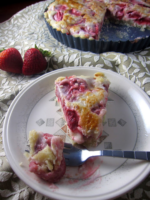 Strawberries and sour cream come together to make the perfect summer pie! This strawberry sour cream pie is a nice and easy dessert recipe.