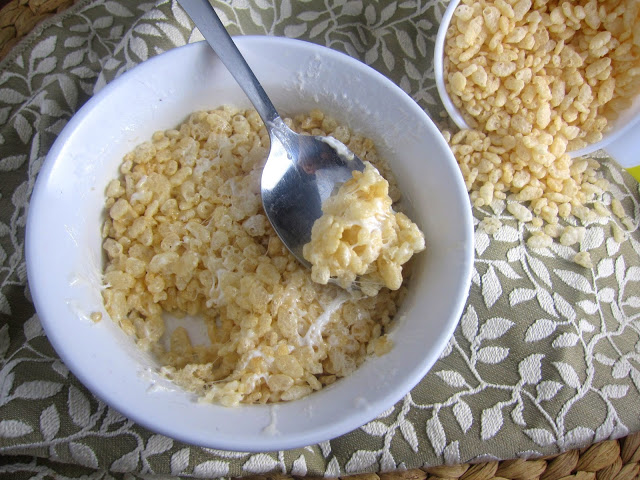 Rice Krispies Square for One that can be made in the microwave in 5 minutes. This makes a great personal dessert or snack recipe.