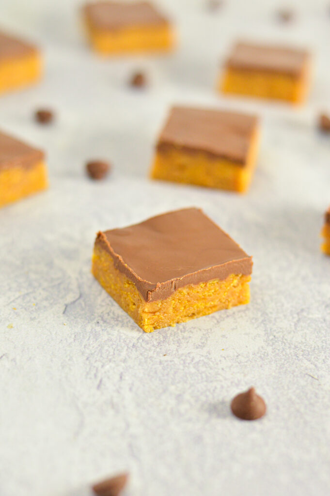 No Bake Chocolate, Peanut Butter and Corn Flakes Bars