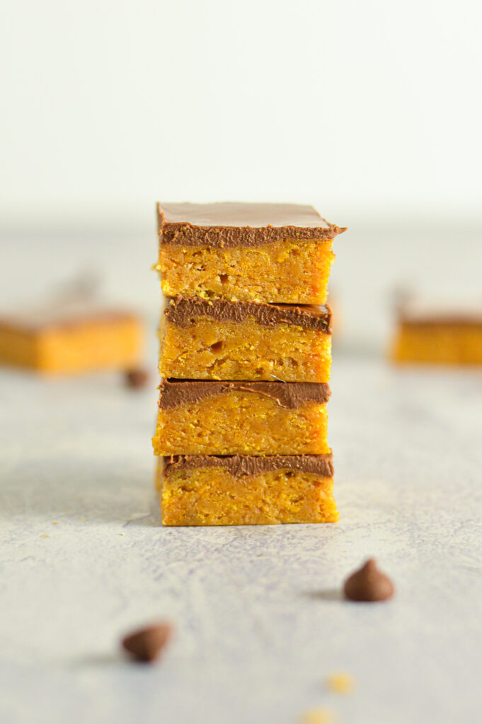 No Bake Chocolate, Peanut Butter and Corn Flakes Bars