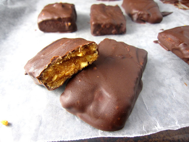 These homemade Butterfinger chocolate bars taste good with or without the chocolate coating! Crunchy and chewy options available.