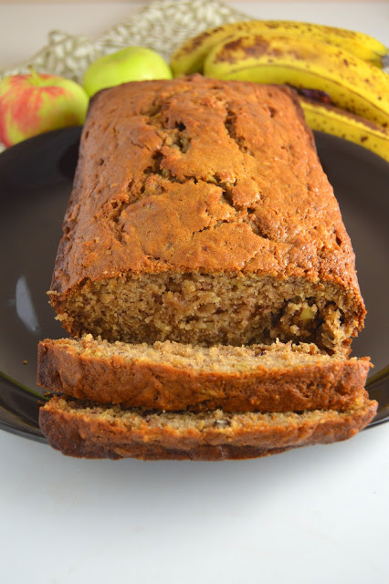 This is the perfect banana bread for the first day of fall. Made with apples, bananas and walnuts for a nice crunch, this apple banana bread makes a good snack.