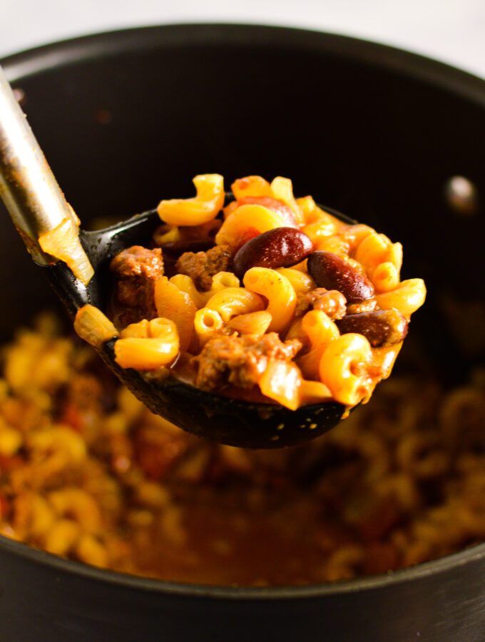 One Pot Chili Mac and Cheese Soup