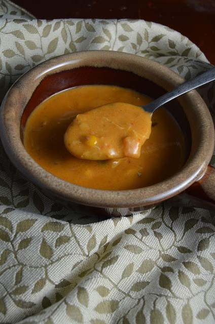 Slow Cooker Creamy Chicken and Corn Soup