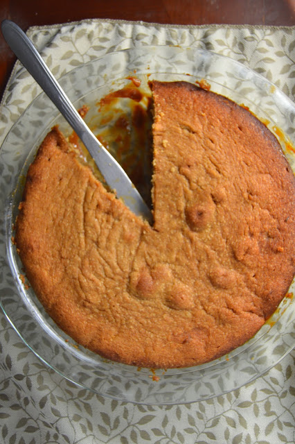 Pear and Dulce de Leche Cake is so easy to make. The mix of spices make them the perfect fall treat! Quick dessert recipe idea.