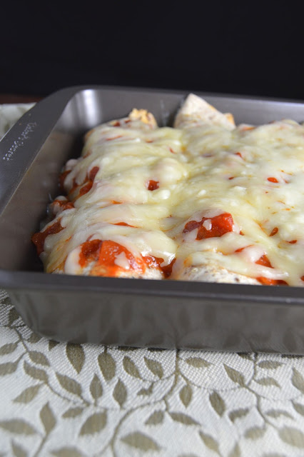 Need a quick and easy weeknight meal? These tuna jalapeno enchiladas will make your night so much easier!