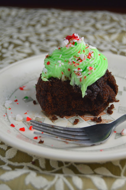 Need a quick and easy last minute dessert for Christmas? This peppermint mug cake is the perfect treat!