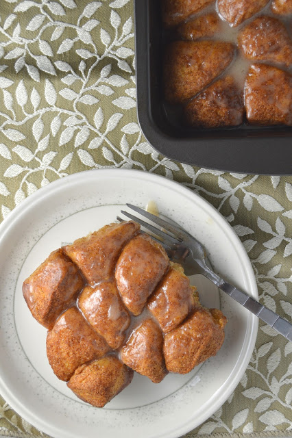 Do you love the cinnamon melts from McDonalds? Now you can make some easy cinnamon melts at home in 30 minutes!