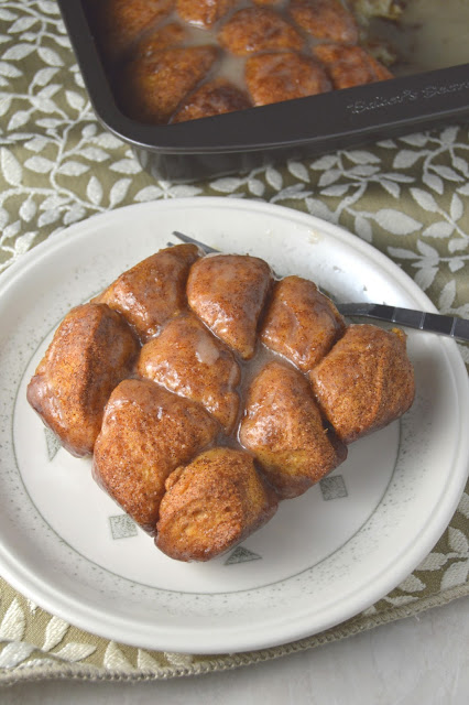 Do you love the cinnamon melts from McDonalds? Now you can make some easy cinnamon melts at home in 30 minutes!