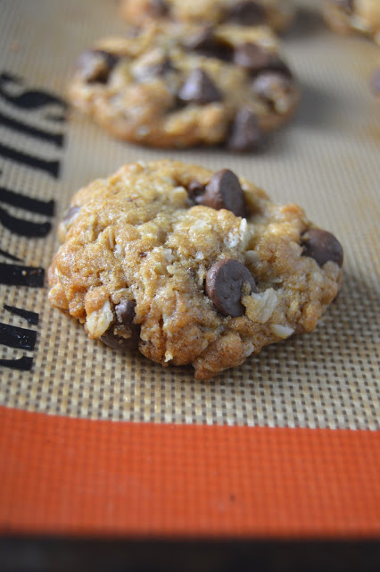 My favorite cookie recipe EVER! These one bowl oatmeal chocolate chip cookie recipe that makes a LOT of cookies!