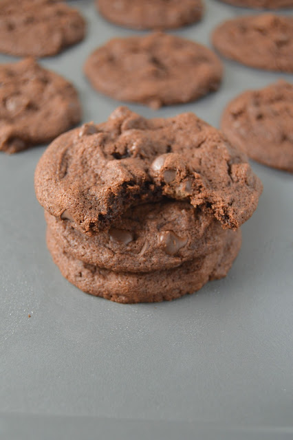 Use up some instant chocolate pudding mix with these chocolate pudding chocolate chip cookies are your solution! Perfectly fudgy and easy to make.