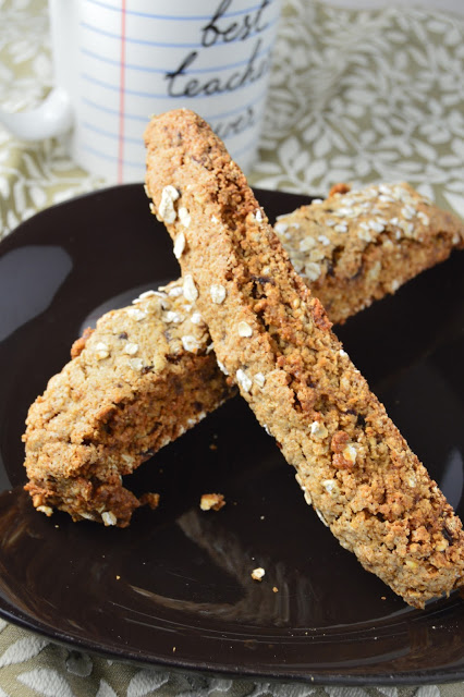 Do you want a healthier alternative to a cookie for breakfast? This Oatmeal Date Biscotti recipe is your solution!