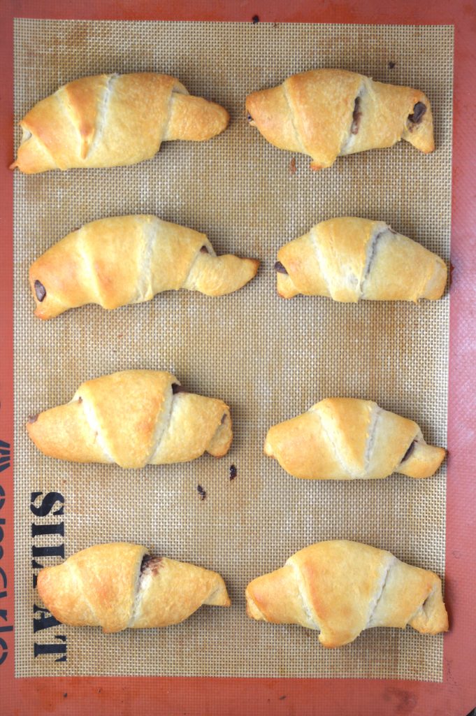 These nutella crescent rolls are so easy, you will want to make them every day! With only 3 ingredients and ready in under 20 minutes, this recipe is a keeper.