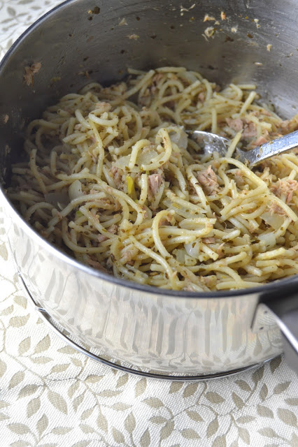 This tuna pesto spaghetti recipe is so easy to make! Made with ingredients that are probably in your pantry right now, you can have this ready in under 30 minutes.