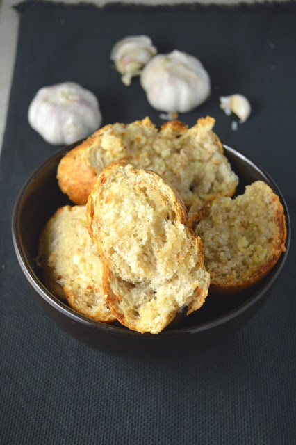 This easy garlic bread makes a regular appearance at my house when I need a side to go with pasta. Ready in under 30 minutes, and only 4 ingredients.