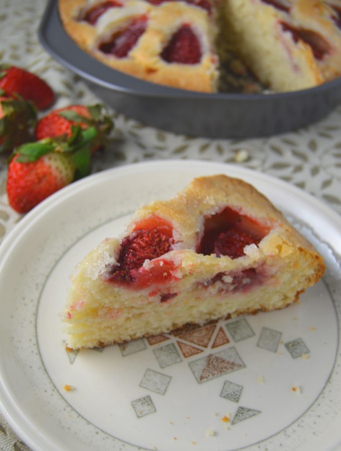 This easy strawberry cake recipe is perfect to use up any strawberries you have in your fridge. A great breakfast or dessert idea.