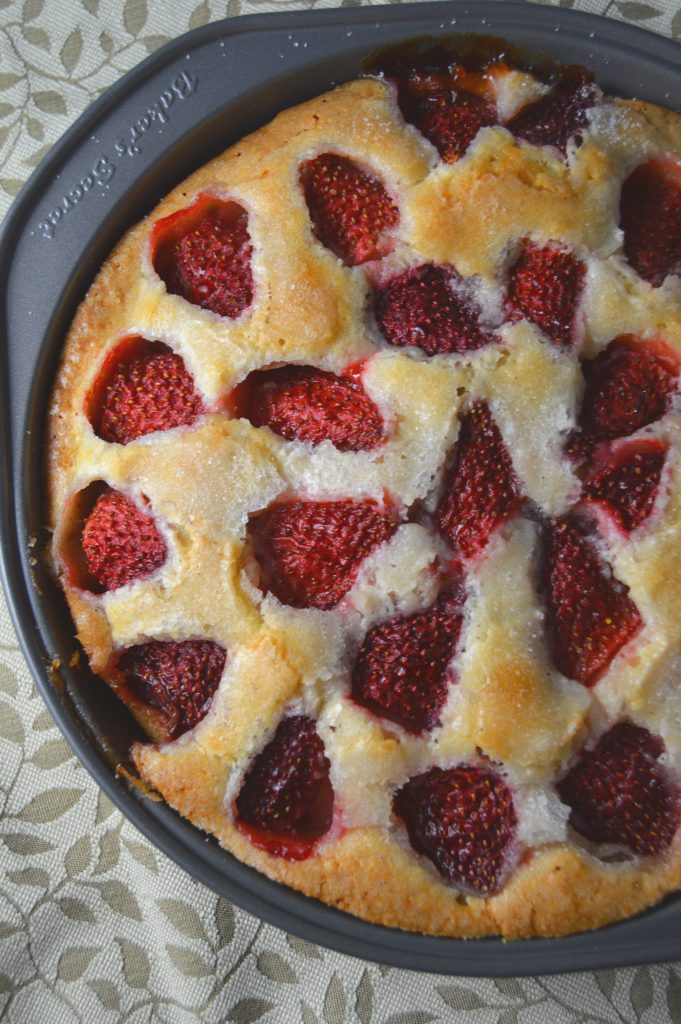 This easy strawberry cake recipe is perfect to use up any strawberries you have in your fridge. A great breakfast or dessert idea.