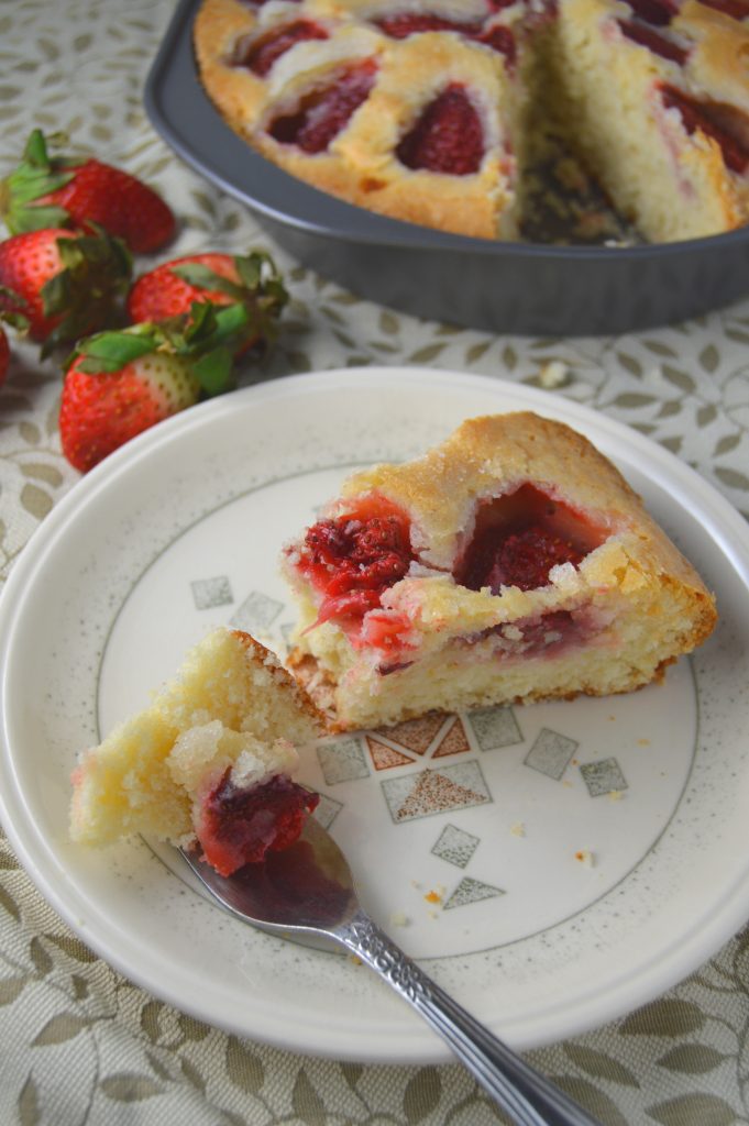 This easy strawberry cake recipe is perfect to use up any strawberries you have in your fridge. A great breakfast or dessert idea.