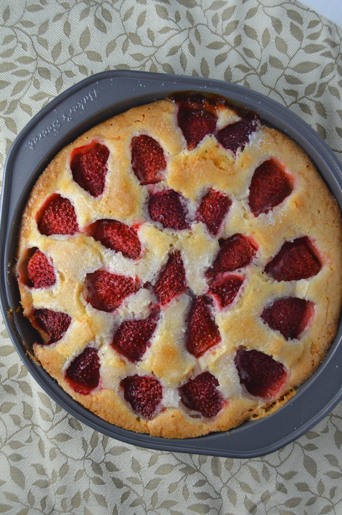 This easy strawberry cake recipe is perfect to use up any strawberries you have in your fridge. A great breakfast or dessert idea.