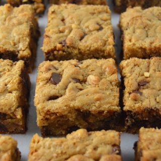 These peanut butter and chocolate cookie bars are so easy to make! Made with ingredients you probably have lying around your house, these make the perfect snack.