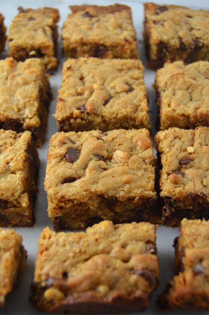 These peanut butter and chocolate cookie bars are so easy to make! Made with ingredients you probably have lying around your house, these make the perfect snack.