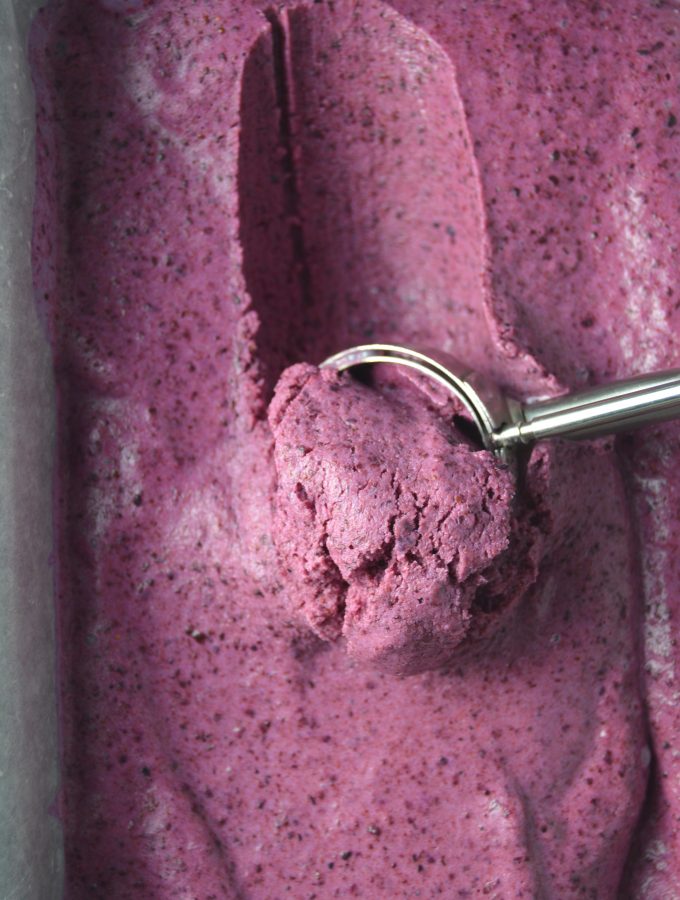 Easy no churn strawberry blueberry ice cream that is so simple to make, it will be your new go-to ice cream recipe. Only 4 ingredients!