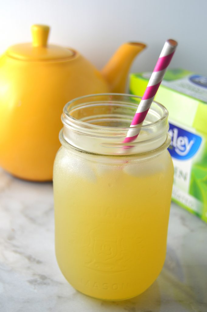 You don't need to spend your money at Starbucks when you want a honey green tea lemonade. Made with only 4 ingredients!