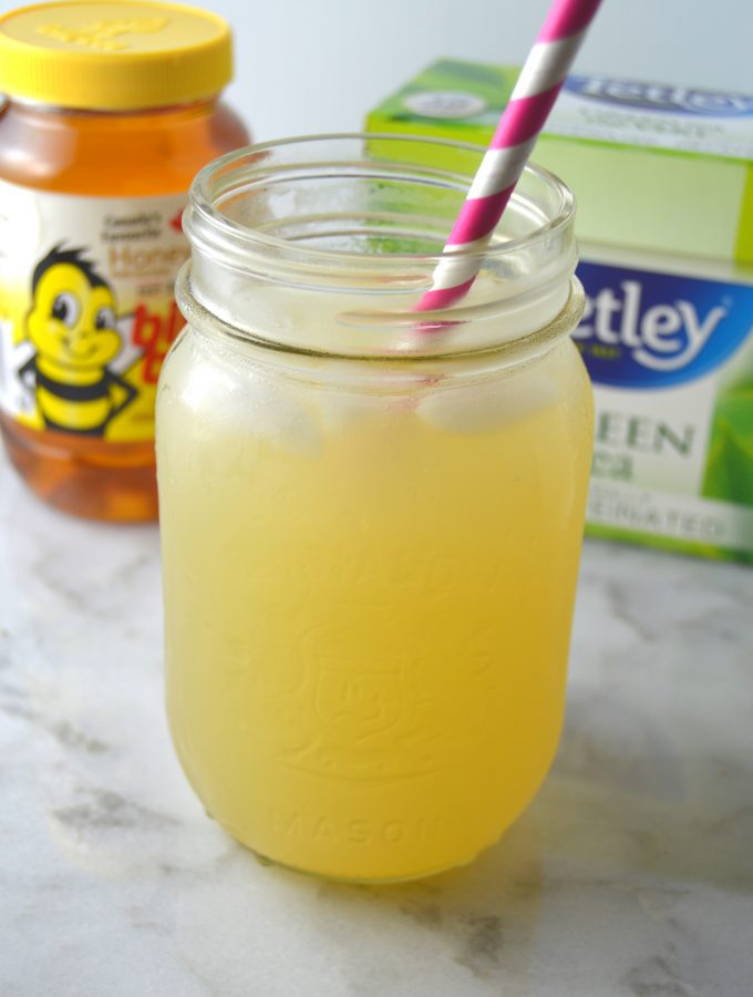 You don't need to spend your money at Starbucks when you want a honey green tea lemonade. Made with only 4 ingredients!