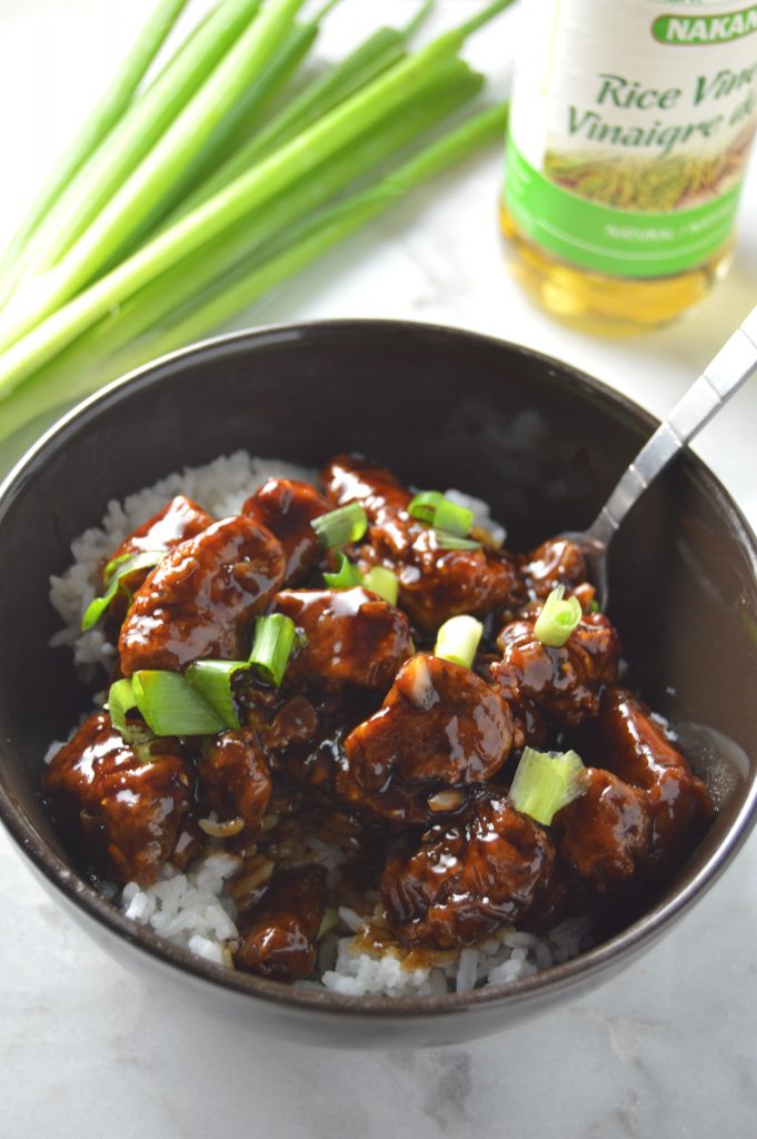 Skinny General Tso's Chicken that tastes way better than takeout! Baked, not fried.