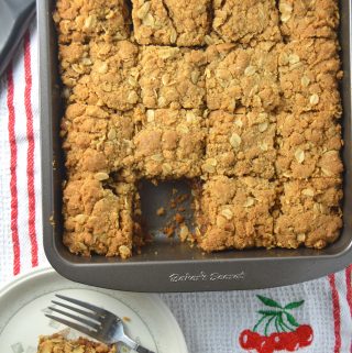 Date squares that are so easy to make. Perfect grab and go breakfast.